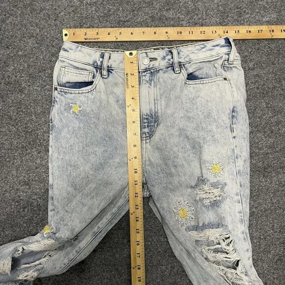 PacSun Womens 28 Mom Jeans Distressed Light Wash Daisy Embroidery - Picture 8 of 9